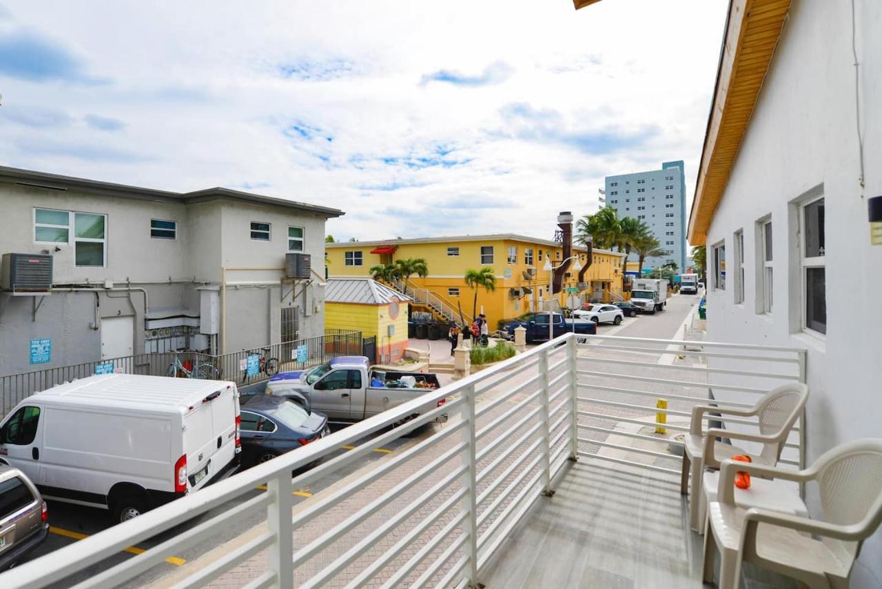 Cozy 1 Bedroom With Pool Steps From The Beach #47 할리우드 외부 사진