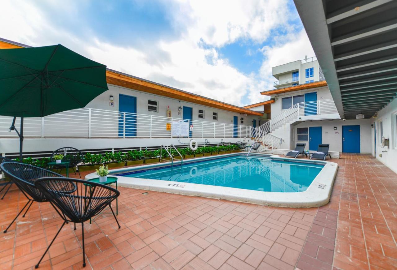 Cozy 1 Bedroom With Pool Steps From The Beach #47 할리우드 외부 사진